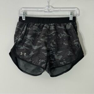Under Armour Size XS Women's Black Camo Shorts HeatGear Used